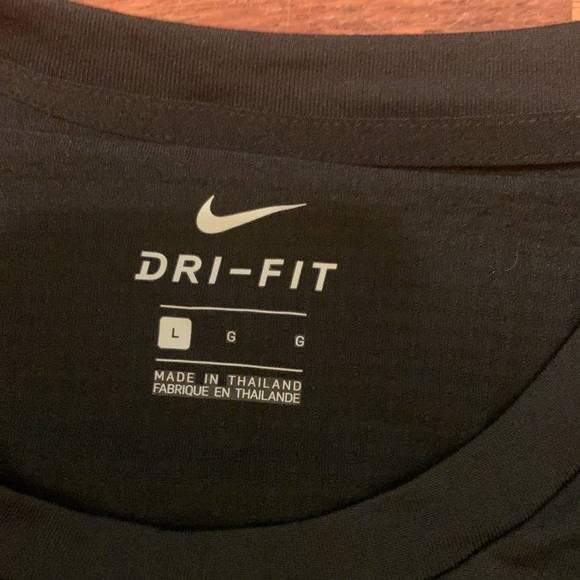 Long sleeve Nike shirt - Picture 5 of 6